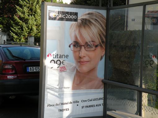  visage de femme, pub lunettes optic 2000
